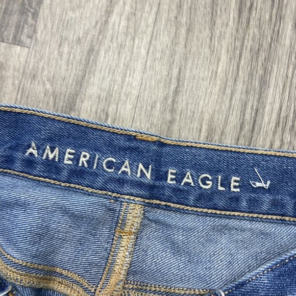 AMERICAN EAGLE Mom Skinny Leg Mid Rise Med Wash Blue Denim Jeans Women's Size 00 - Picture 6 of 12